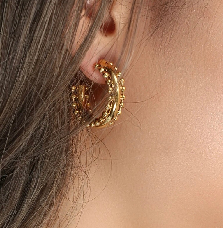 Cornelia Hoops